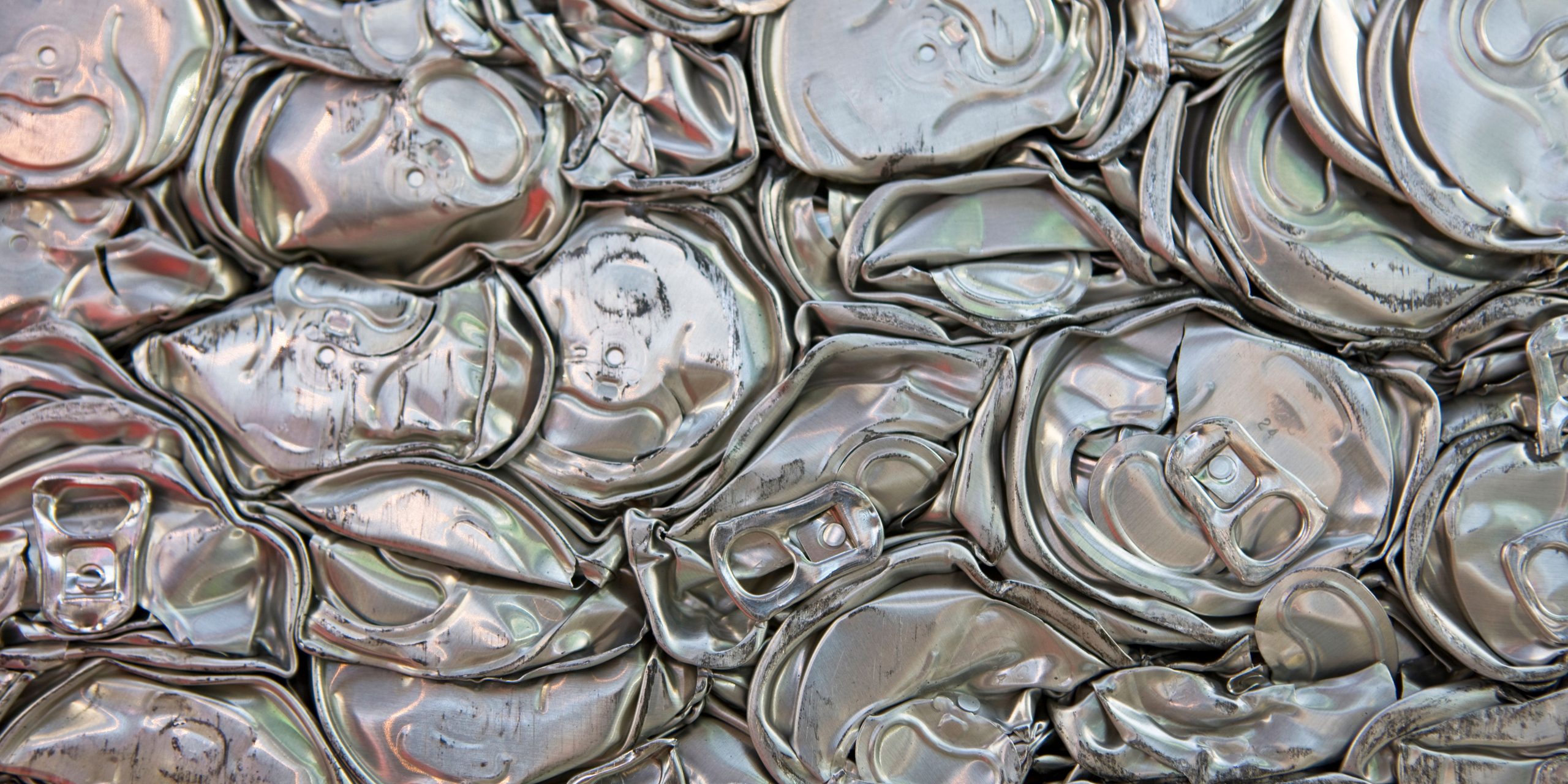 doze de aluminiu turtite pentru reciclare